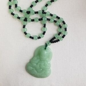 Green Aventurine Beaded Necklace with Guanyin Pendant EUC